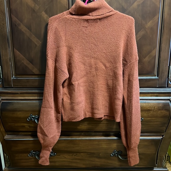 Urban Outfitters Turtleneck Sweater - Picture 2 of 5